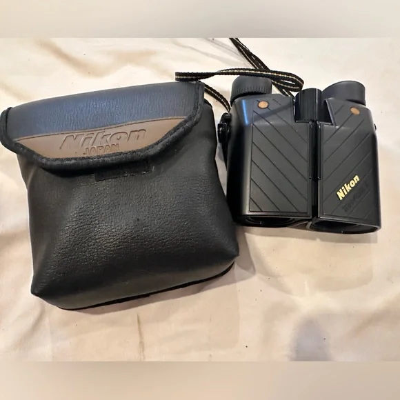 Nikon Travelite 9 x 25 5.6° Compact Size Binoculars With Case - Picture 3 of 6